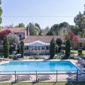 4* Hotel Domaine De La Petite Isle - Luberon